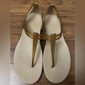 Crocs Isabella t-strap sandal